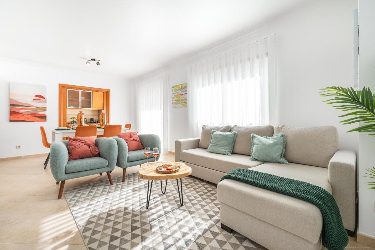 Ocean Getaway - Private Parking And Sea View Apartment Nazare Luaran gambar