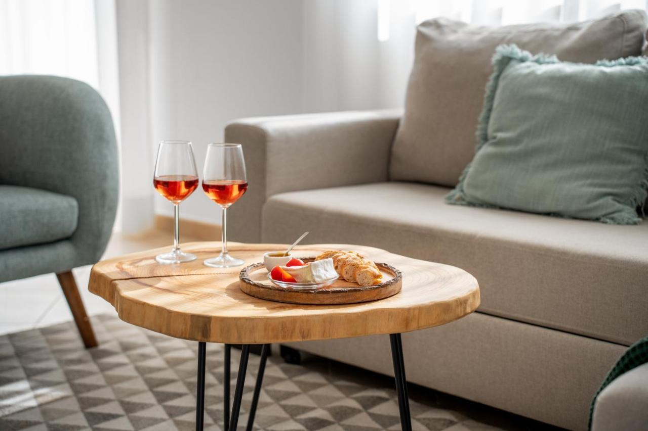 Ocean Getaway - Private Parking And Sea View Apartment Nazare Luaran gambar