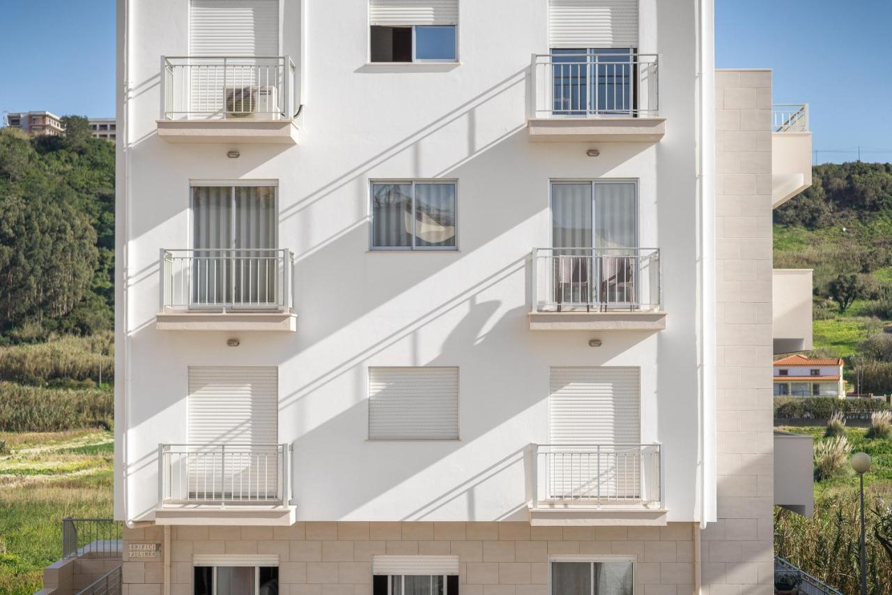 Ocean Getaway - Private Parking And Sea View Apartment Nazare Luaran gambar