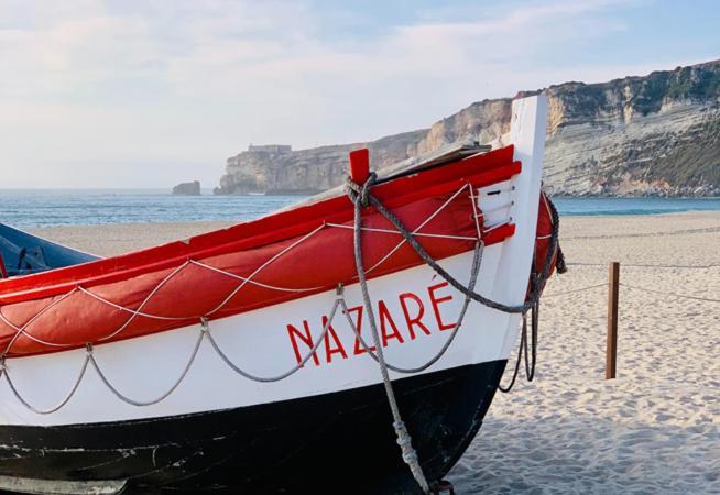 Ocean Getaway - Private Parking And Sea View Apartment Nazare Luaran gambar